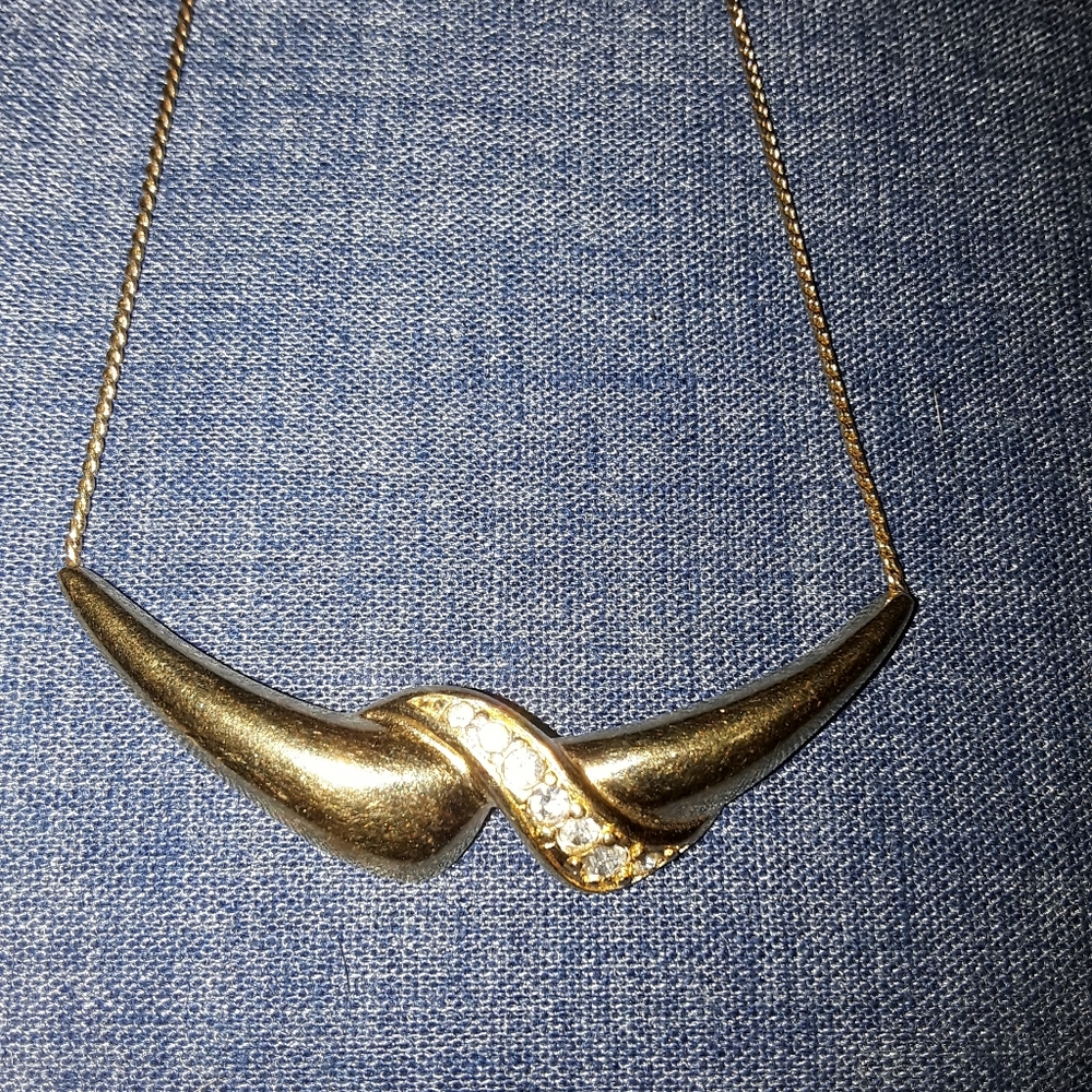 Trifari Gold Tone & Rhinestone Vintage Necklace